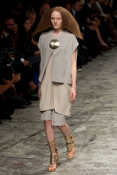 Look 37